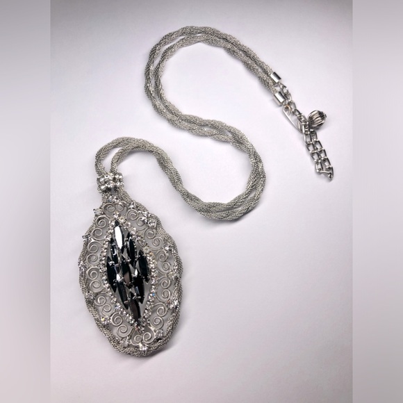 Daisy Lane Jewelry - Vintage Daisy Lane D&E “Juliana” Hematite and Rhinestone Necklace